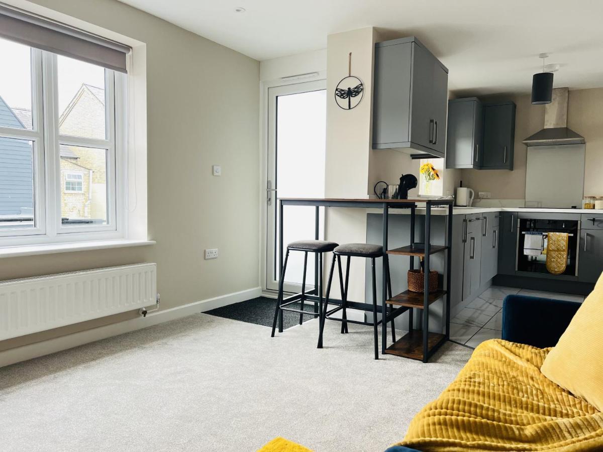 Brand New 1 Bed Apartment, 5Min Walk To Racing & Main Strip, With Electric Parking Bay & Terrace Long Stay Work Contractor Leisure - Citrine Newmarket  Extérieur photo