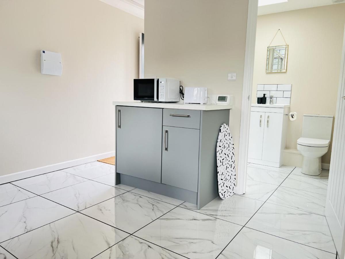 Brand New 1 Bed Apartment, 5Min Walk To Racing & Main Strip, With Electric Parking Bay & Terrace Long Stay Work Contractor Leisure - Citrine Newmarket  Extérieur photo