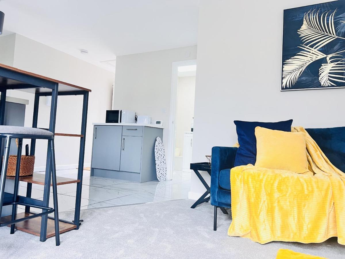 Brand New 1 Bed Apartment, 5Min Walk To Racing & Main Strip, With Electric Parking Bay & Terrace Long Stay Work Contractor Leisure - Citrine Newmarket  Extérieur photo