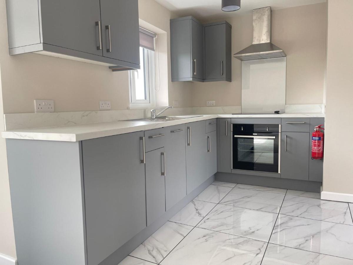 Brand New 1 Bed Apartment, 5Min Walk To Racing & Main Strip, With Electric Parking Bay & Terrace Long Stay Work Contractor Leisure - Citrine Newmarket  Extérieur photo