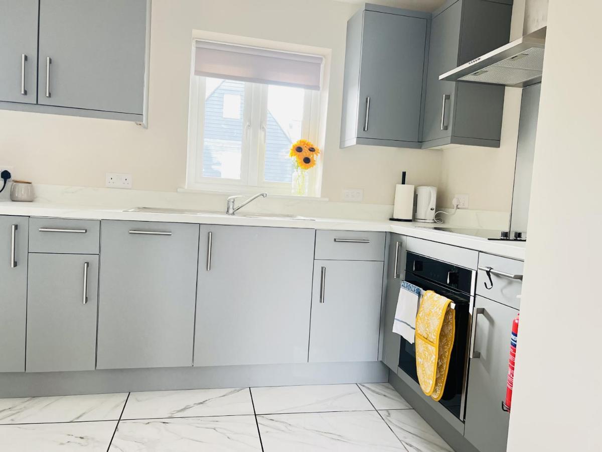 Brand New 1 Bed Apartment, 5Min Walk To Racing & Main Strip, With Electric Parking Bay & Terrace Long Stay Work Contractor Leisure - Citrine Newmarket  Extérieur photo