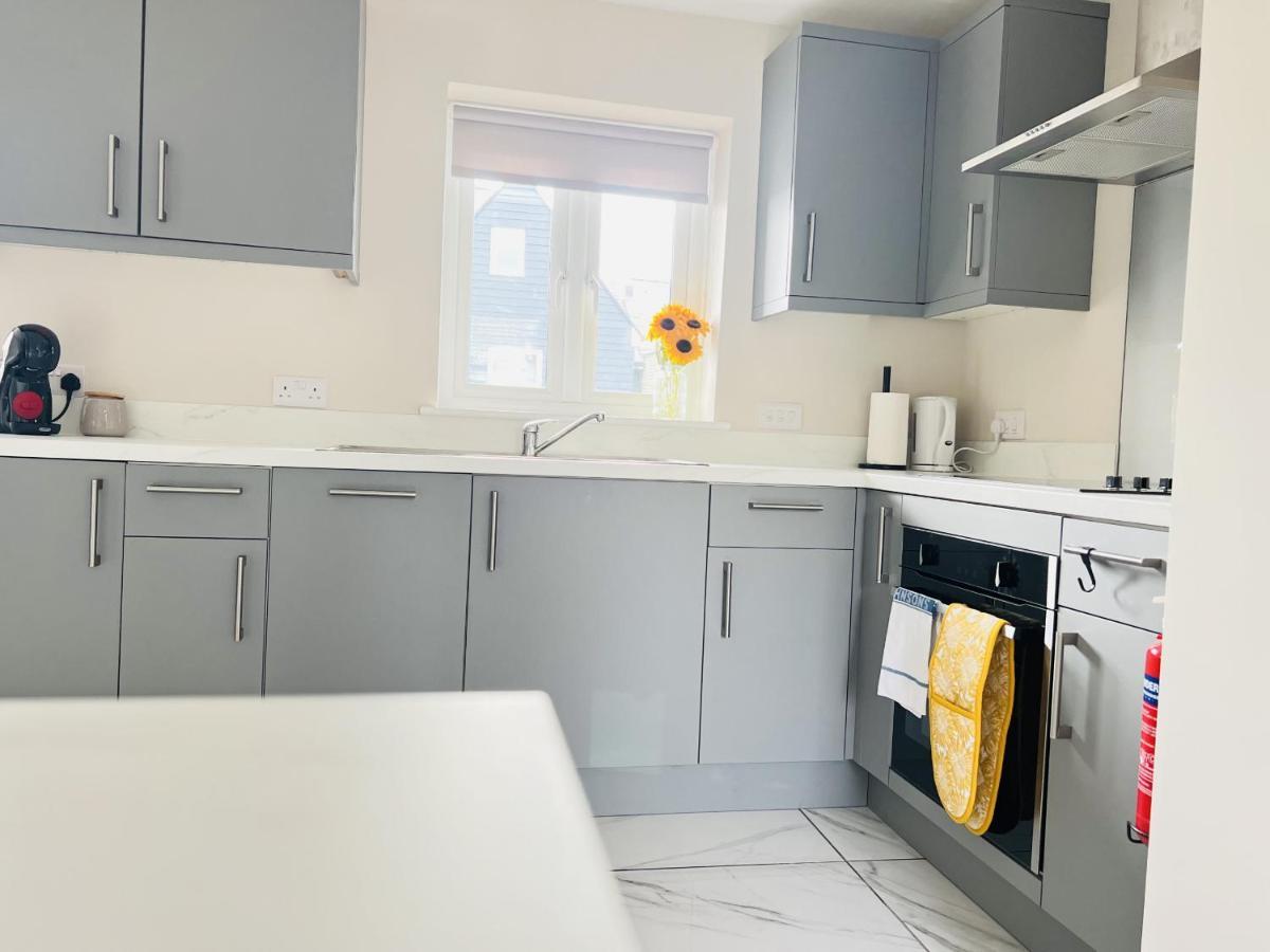 Brand New 1 Bed Apartment, 5Min Walk To Racing & Main Strip, With Electric Parking Bay & Terrace Long Stay Work Contractor Leisure - Citrine Newmarket  Extérieur photo