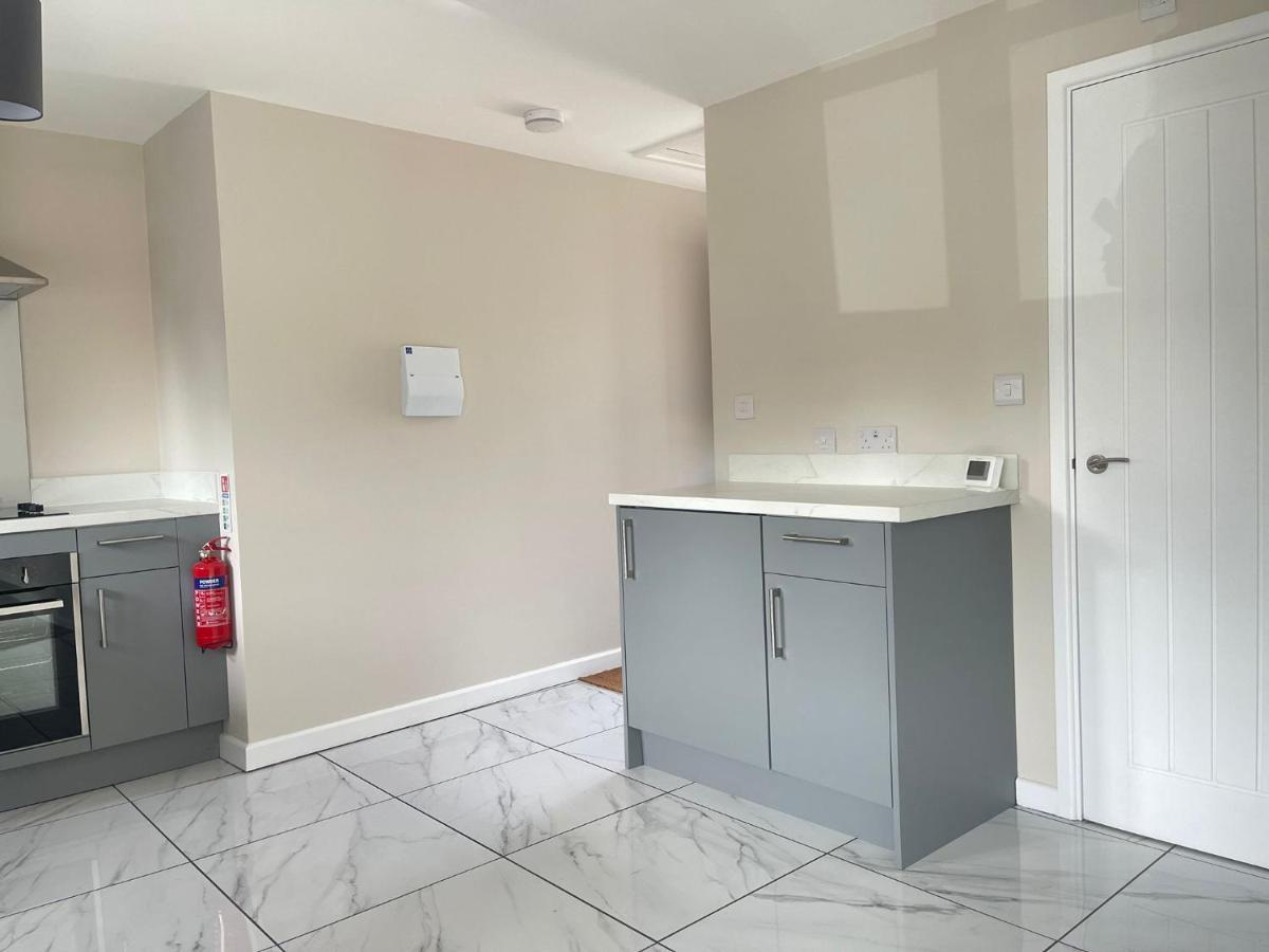 Brand New 1 Bed Apartment, 5Min Walk To Racing & Main Strip, With Electric Parking Bay & Terrace Long Stay Work Contractor Leisure - Citrine Newmarket  Extérieur photo